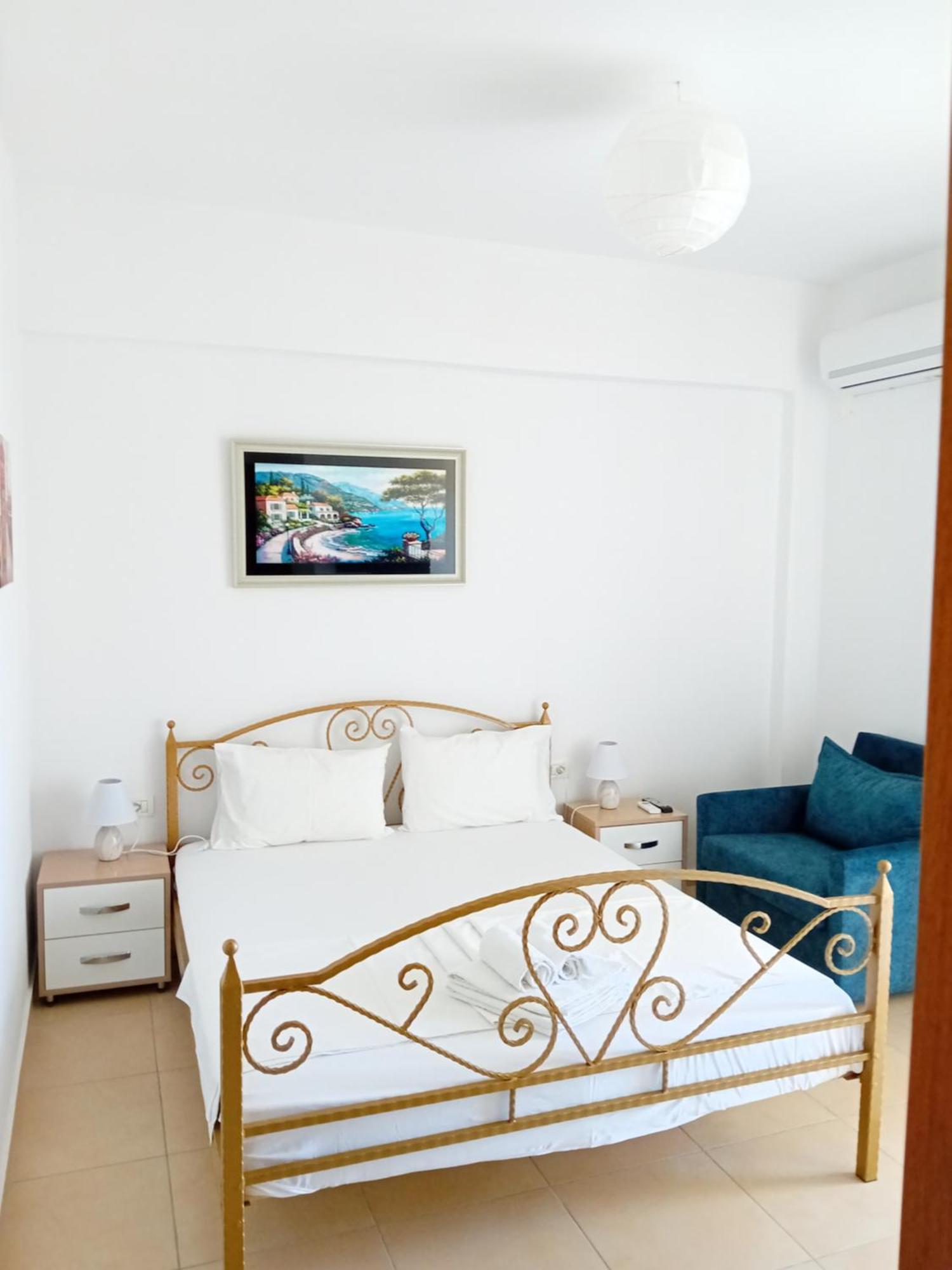Artur Apartments Himare Bilik gambar
