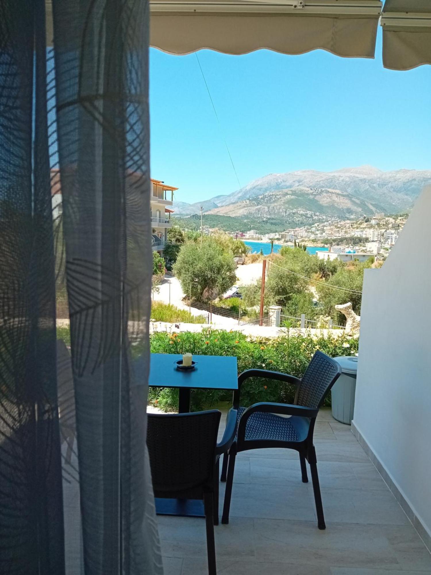 Artur Apartments Himare Bilik gambar