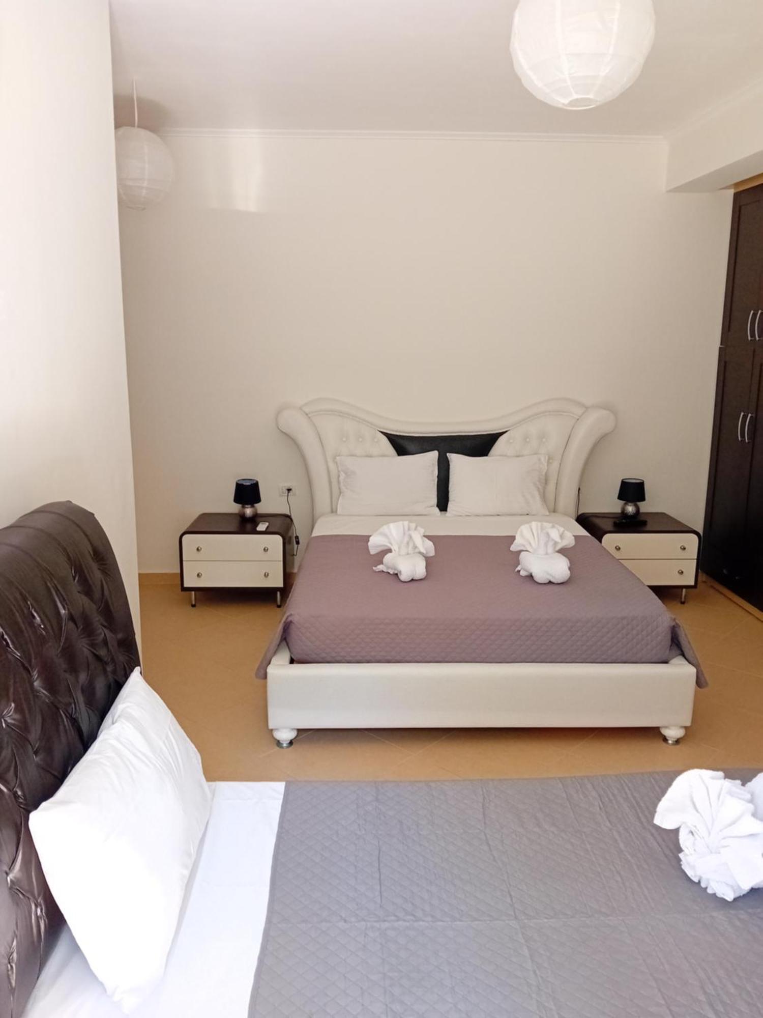Artur Apartments Himare Bilik gambar
