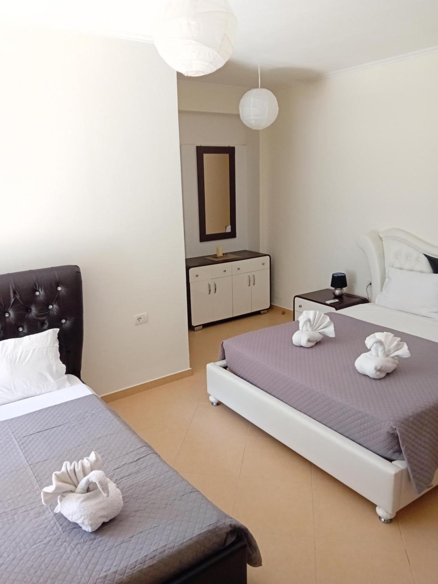 Artur Apartments Himare Bilik gambar