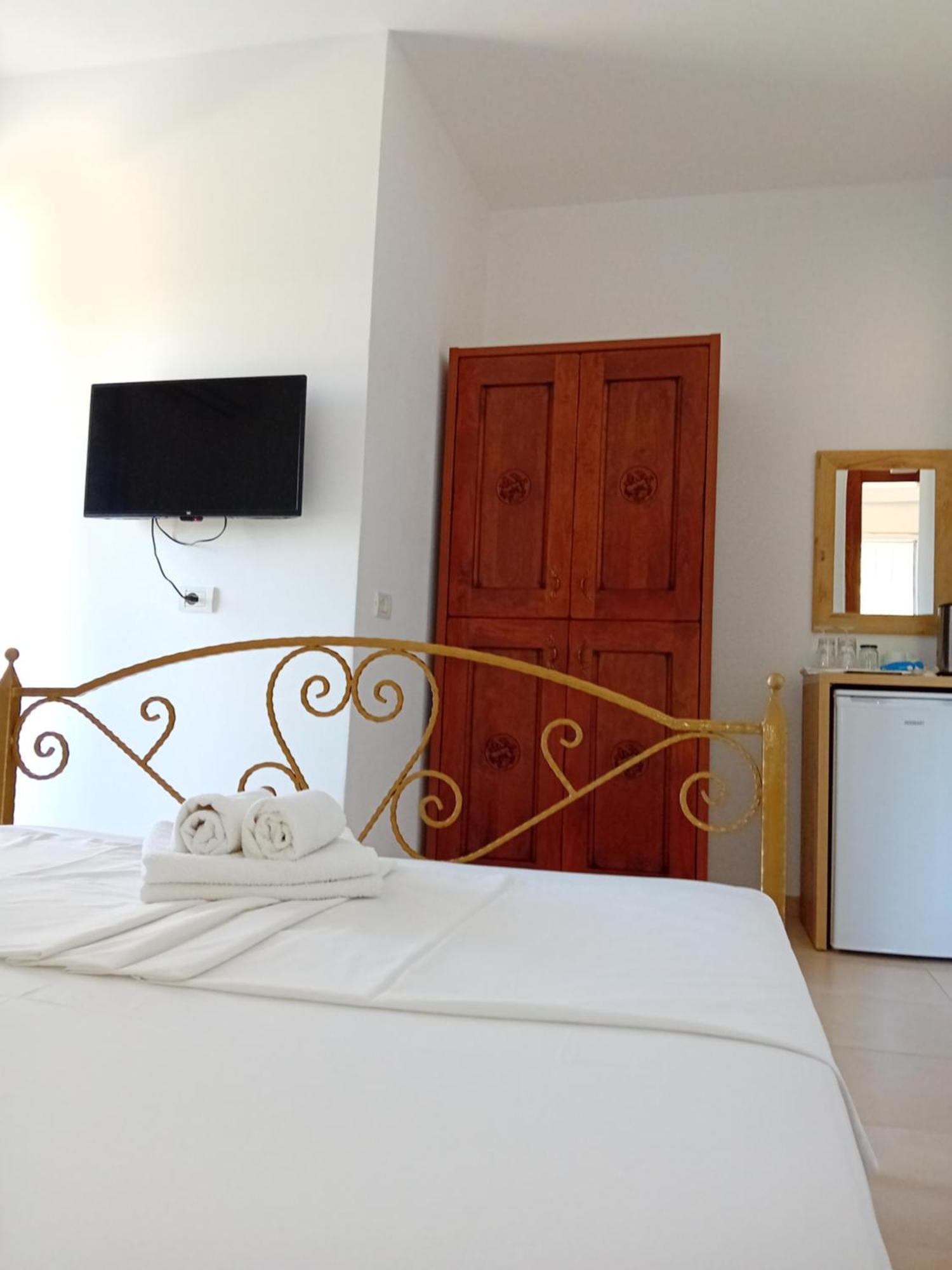 Artur Apartments Himare Bilik gambar