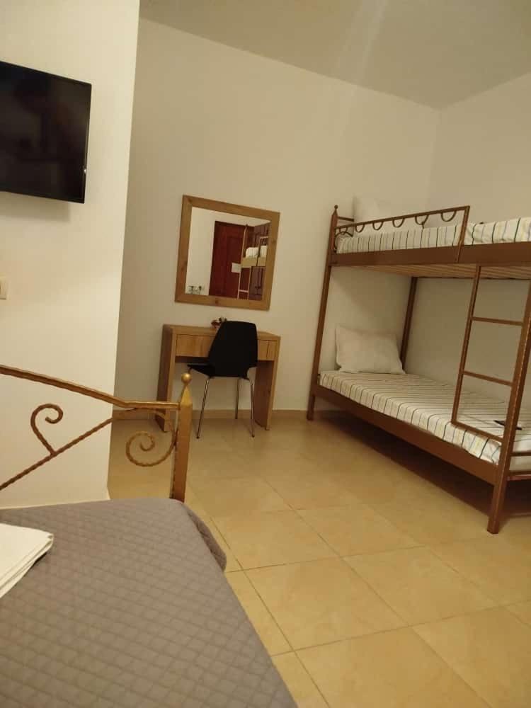 Artur Apartments Himare Bilik gambar